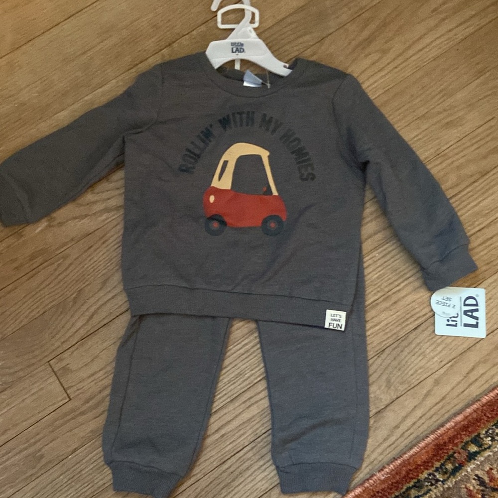 NWT Kids Jogger Set With Car